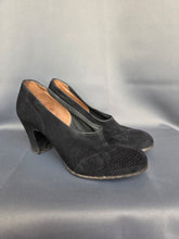 Load image into Gallery viewer, 1940s Black Suede Shoes With Punched Holes
