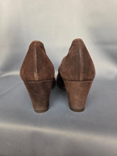 Load image into Gallery viewer, 1940s Dark Brown Suede Cut Out High Up Shoes
