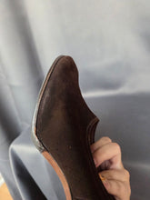 Load image into Gallery viewer, 1940s Dark Brown Suede Cut Out High Up Shoes
