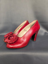 Load image into Gallery viewer, 1940s Rare Lipstick Red Court Shoes With Leather Pom Pom
