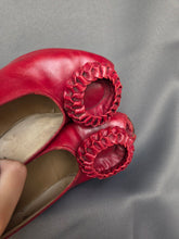 Load image into Gallery viewer, 1940s Rare Lipstick Red Court Shoes With Leather Pom Pom
