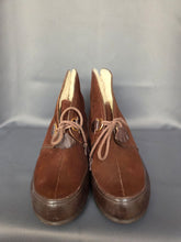 Load image into Gallery viewer, 1940s Brown Suede Fur Lined Lace Up Boots
