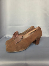 Load image into Gallery viewer, 1940s Dark Brown CC41 Suede Bow Shoes
