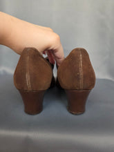 Load image into Gallery viewer, 1940s Dark Brown CC41 Suede Bow Shoes
