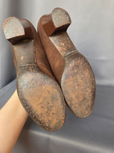 Load image into Gallery viewer, 1940s Dark Brown CC41 Suede Bow Shoes
