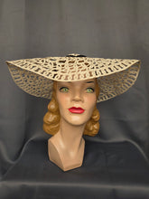 Load image into Gallery viewer, 1940s Cream Lace Raffia Hat With Black Velvet Ribbon
