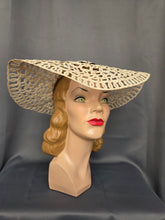 Load image into Gallery viewer, 1940s Cream Lace Raffia Hat With Black Velvet Ribbon
