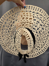 Load image into Gallery viewer, 1940s Cream Lace Raffia Hat With Black Velvet Ribbon
