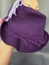 Load image into Gallery viewer, 1940s Purple Felt Topper Hat With Lilac Feather
