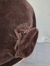 Load image into Gallery viewer, 1940s Brown Peachskin/Velvet Fedora Hat

