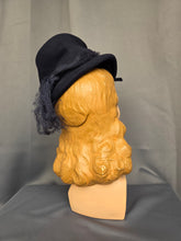 Load image into Gallery viewer, 1940s Navy Blue Felt Topper Hat With Raffia Pieces
