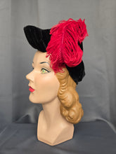 Load image into Gallery viewer, 1940s Black Velvet Tilt Hat With Red Feather
