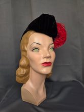 Load image into Gallery viewer, 1940s Black Velvet Tilt Hat With Red Feather
