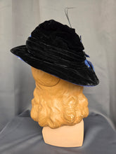 Load image into Gallery viewer, 1940s Black Velvet and Colbalt Blue Feather Hat
