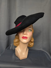 Load image into Gallery viewer, 1940s Black and Red Felt Tilt Hat
