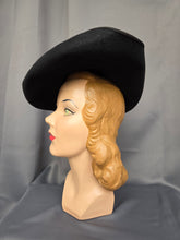 Load image into Gallery viewer, 1940s Black and Red Felt Tilt Hat
