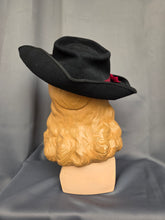 Load image into Gallery viewer, 1940s Black and Red Felt Tilt Hat
