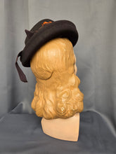 Load image into Gallery viewer, 1940s Brown Felt Cut Out Hat With Orange Feather

