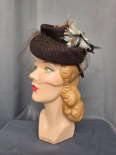 Load image into Gallery viewer, 1940s Brown Felt Topper Hat With Feathers
