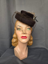 Load image into Gallery viewer, 1940s Brown Felt Topper Hat With Feathers
