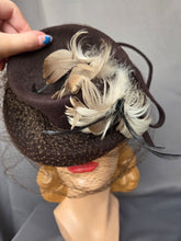 Load image into Gallery viewer, 1940s Brown Felt Topper Hat With Feathers
