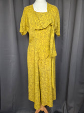 Load image into Gallery viewer, 1940s Yellow and Black Rayon Dress
