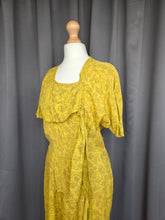 Load image into Gallery viewer, 1940s Yellow and Black Rayon Dress
