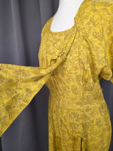 Load image into Gallery viewer, 1940s Yellow and Black Rayon Dress
