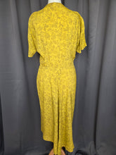 Load image into Gallery viewer, 1940s Yellow and Black Rayon Dress
