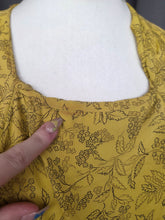 Load image into Gallery viewer, 1940s Yellow and Black Rayon Dress
