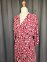 Load image into Gallery viewer, 1940s Pink, Black and White Leaf Print Crepe Dress

