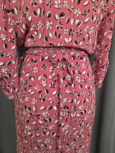 Load image into Gallery viewer, 1940s Pink, Black and White Leaf Print Crepe Dress
