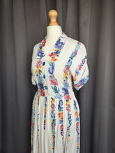Load image into Gallery viewer, 1940s White Moygashel Dress With Multicoloured Flower Stripes
