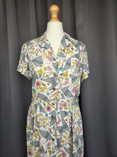 Load image into Gallery viewer, 1940s Grey Novelty Print Flower and Names Dress
