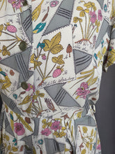 Load image into Gallery viewer, 1940s Grey Novelty Print Flower and Names Dress
