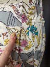 Load image into Gallery viewer, 1940s Grey Novelty Print Flower and Names Dress

