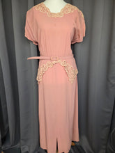 Load image into Gallery viewer, 1940s Pale Pink and Cream Lace Crepe Long Evening Dress
