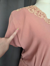 Load image into Gallery viewer, 1940s Pale Pink and Cream Lace Crepe Long Evening Dress

