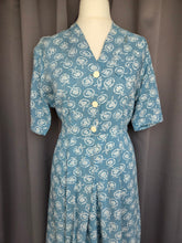 Load image into Gallery viewer, 1940s Teal and White Novelty Hat Print Dress
