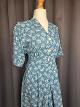 Load image into Gallery viewer, 1940s Teal and White Novelty Hat Print Dress
