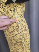Load image into Gallery viewer, 1940s Yellow and Black Novelty Ladies Face Print Dress
