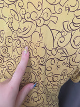 Load image into Gallery viewer, 1940s Yellow and Black Novelty Ladies Face Print Dress
