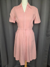 Load image into Gallery viewer, 1940s Pink Moygashel Zip Front Dress
