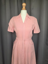Load image into Gallery viewer, 1940s Pink Moygashel Zip Front Dress
