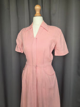 Load image into Gallery viewer, 1940s Pink Moygashel Zip Front Dress
