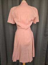Load image into Gallery viewer, 1940s Pink Moygashel Zip Front Dress
