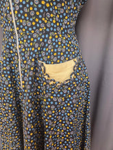 Load image into Gallery viewer, 1940s Black and Yellow Floral Zip Front Dress
