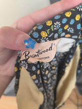 Load image into Gallery viewer, 1940s Black and Yellow Floral Zip Front Dress
