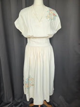 Load image into Gallery viewer, 1940s Cream Handpainted Flower Dress
