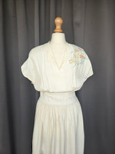 Load image into Gallery viewer, 1940s Cream Handpainted Flower Dress
